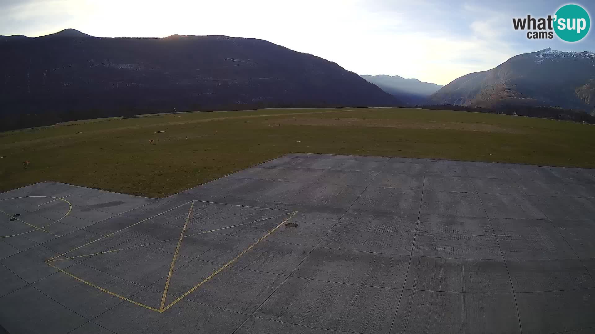 Bovec spletna kamera letališče – Skydive Bovec