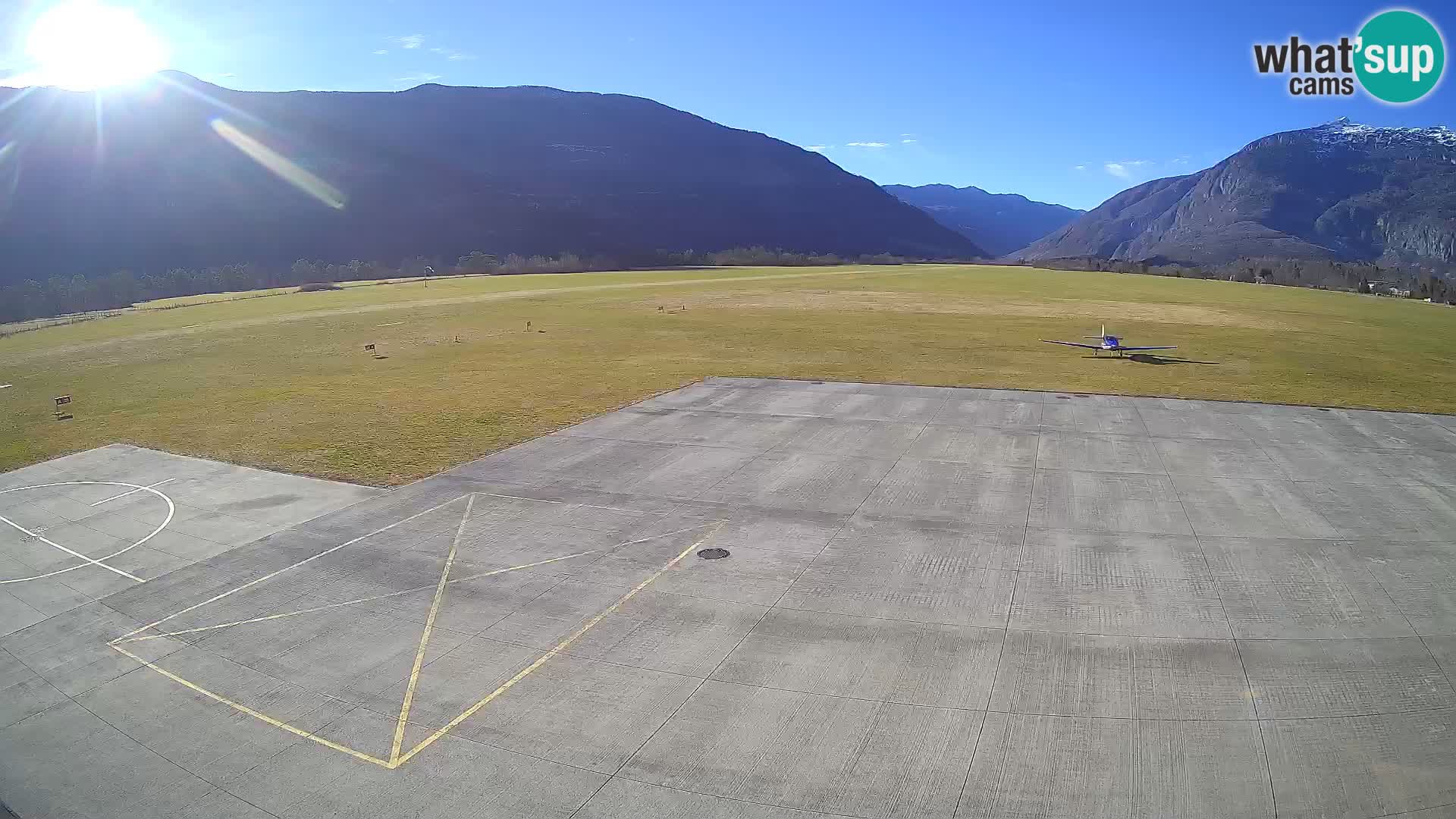 Bovec spletna kamera letališče – Skydive Bovec