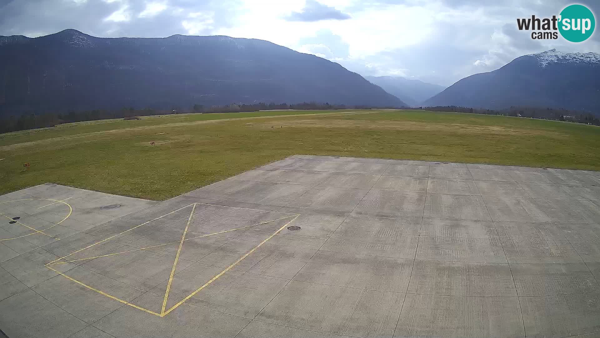 Bovec spletna kamera letališče – Skydive Bovec