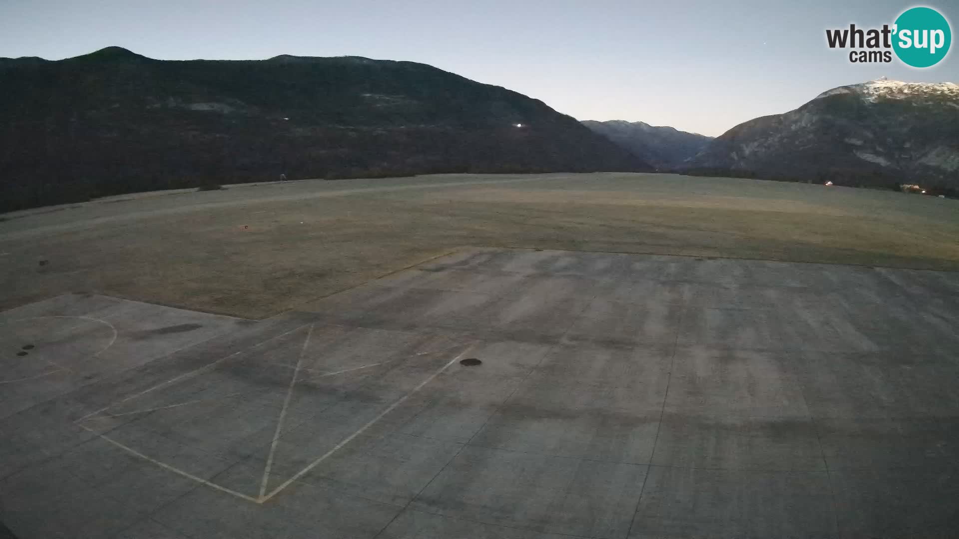 Bovec spletna kamera letališče – Skydive Bovec