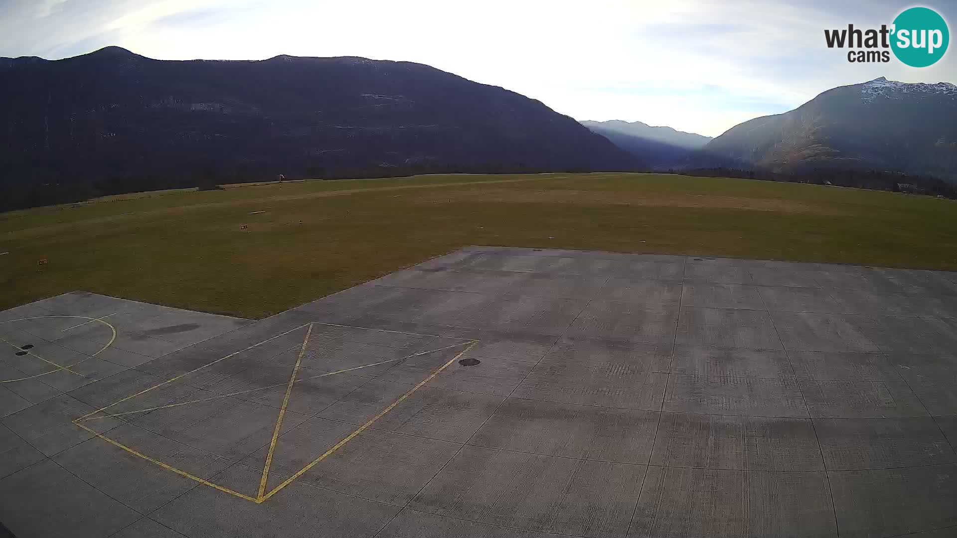 Bovec spletna kamera letališče – Skydive Bovec