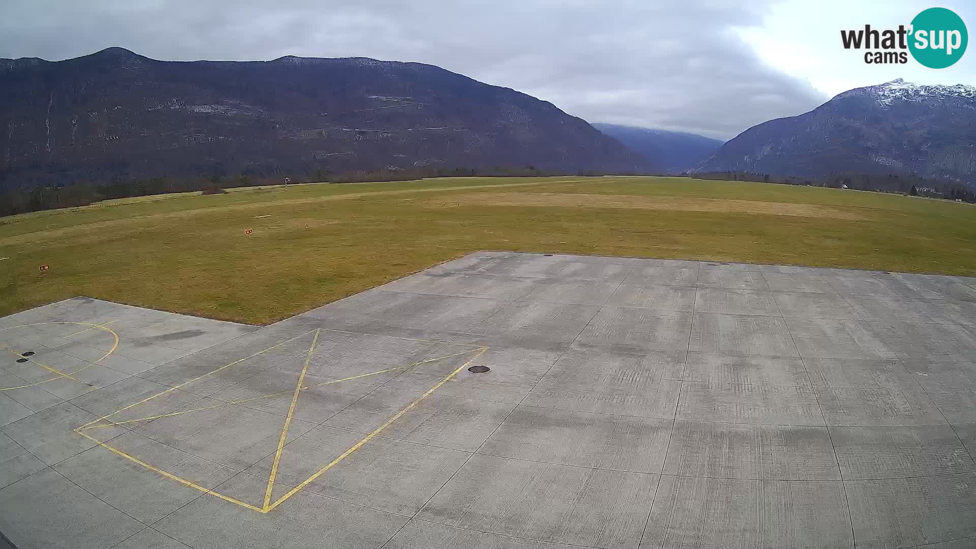 Bovec spletna kamera letališče – Skydive Bovec