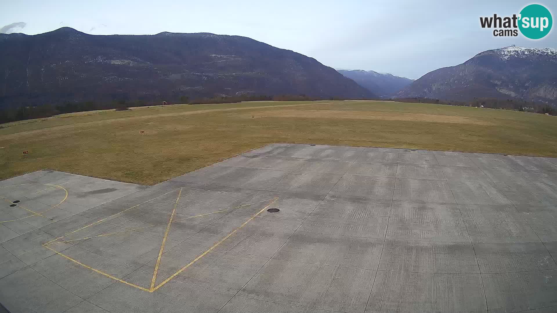 Web kamera zračne luke Bovec – Skydive Bovec