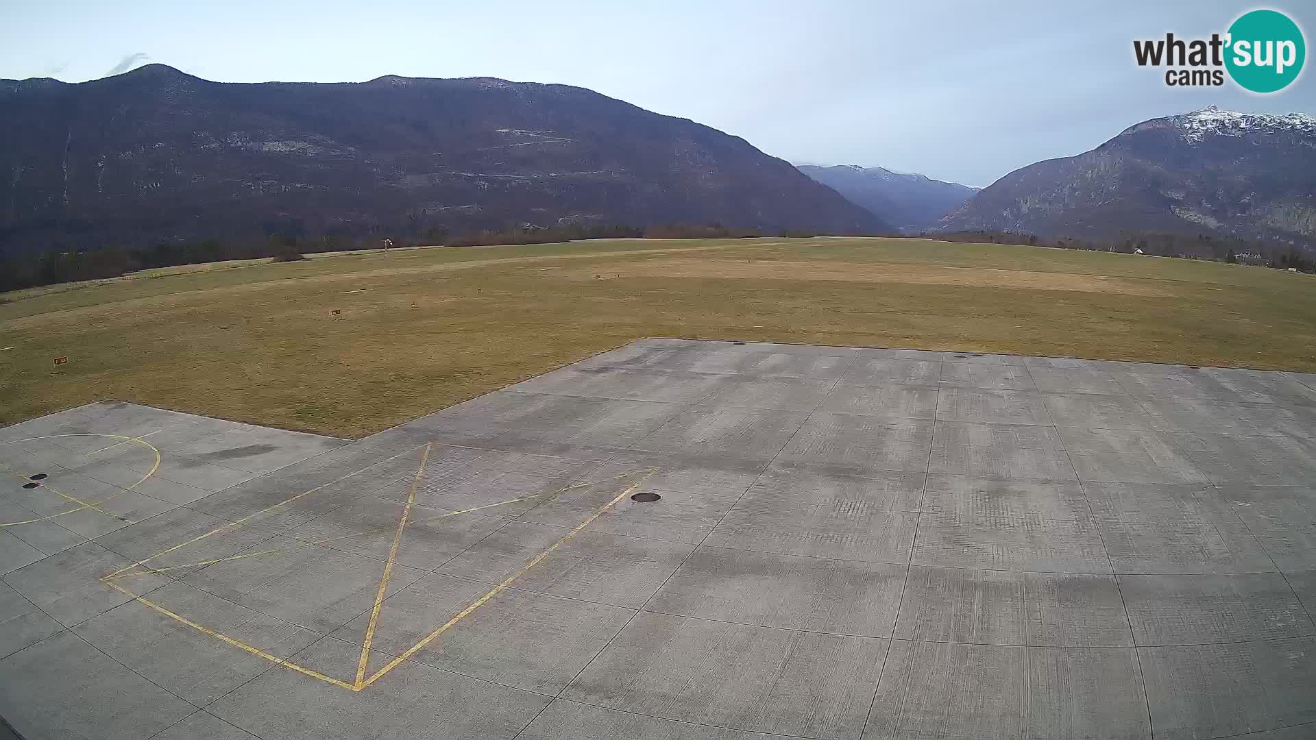 Bovec spletna kamera letališče – Skydive Bovec