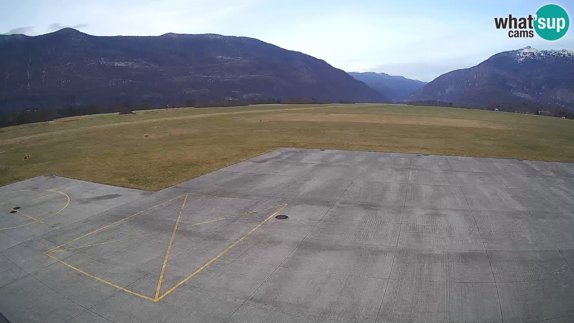 Bovec spletna kamera letališče – Skydive Bovec