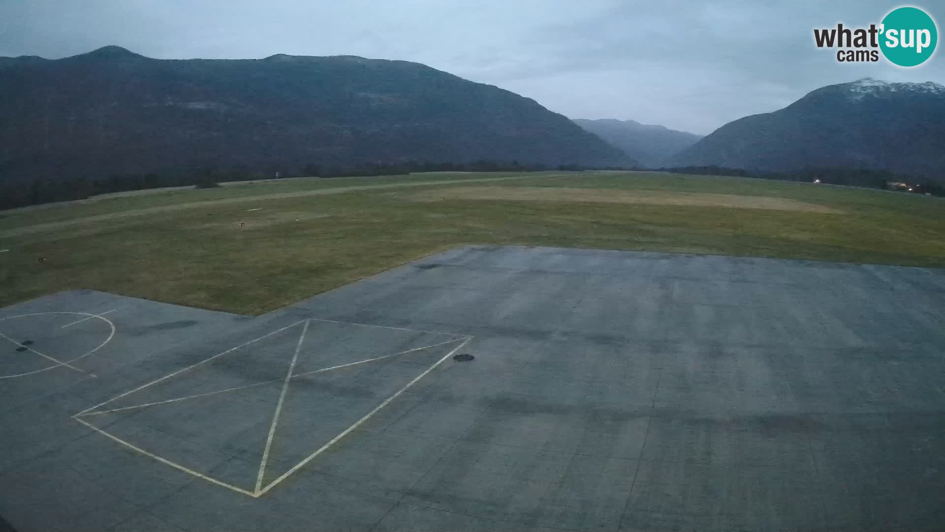 Bovec airport webcam – Skydive Bovec