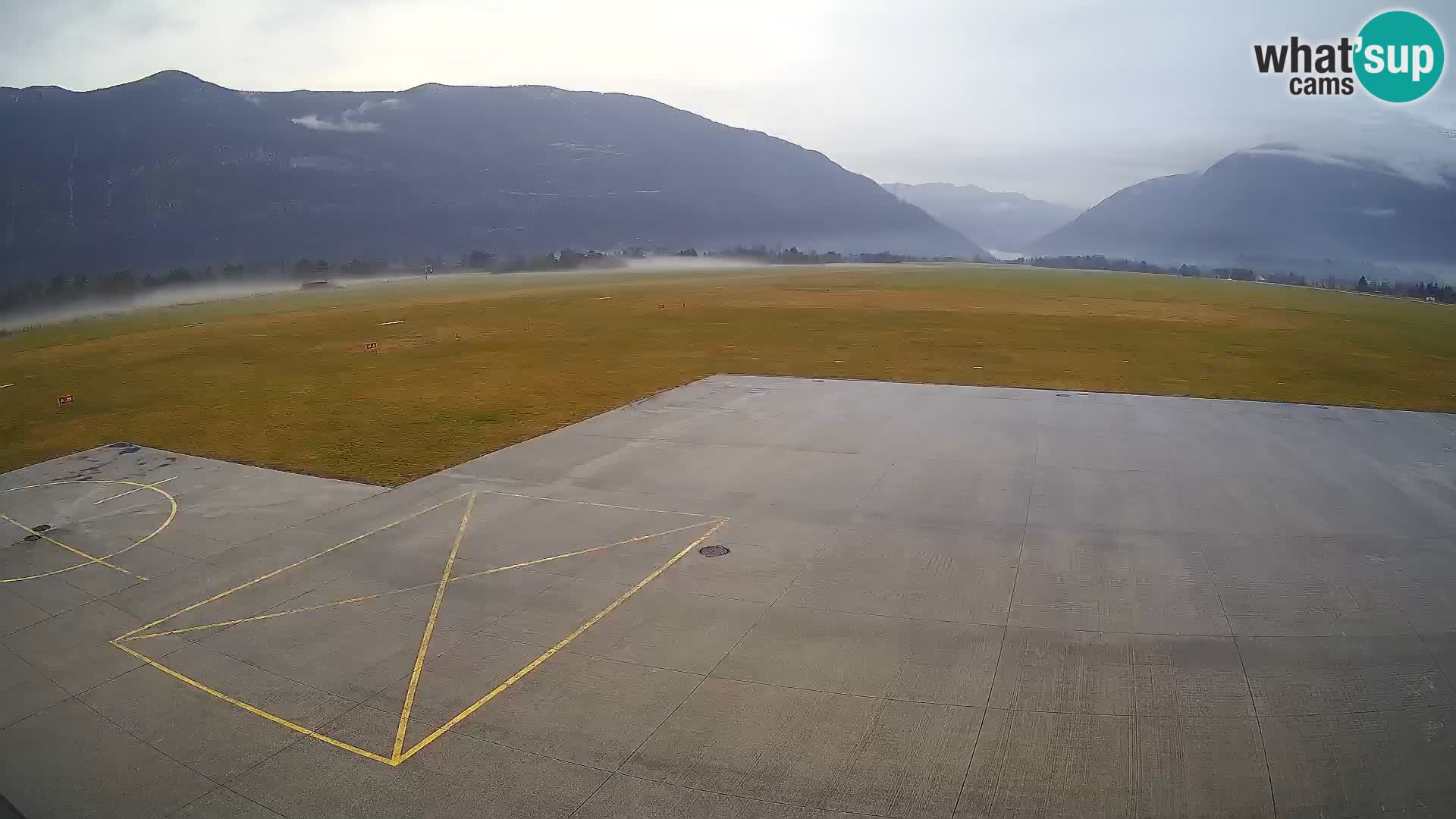 Webcam aereoporto di Bovec (Plezzo) – Vista verso il Kanin