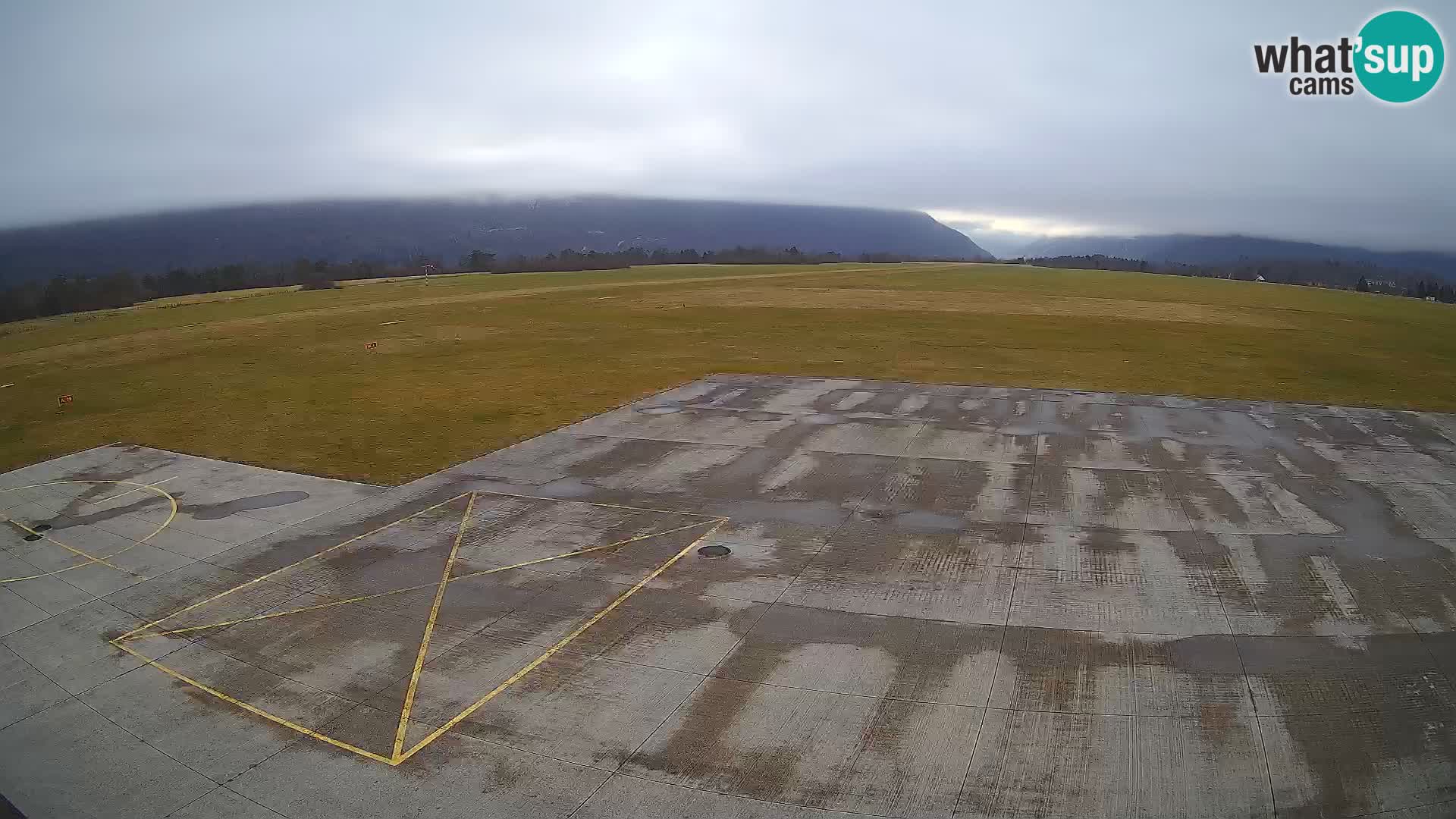 Webcam aereoporto di Bovec (Plezzo) – Vista verso il Kanin