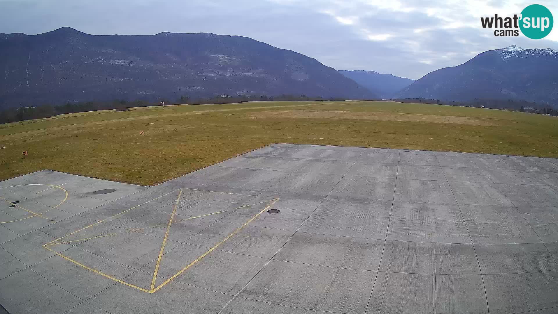 Bovec airport webcam – Skydive Bovec