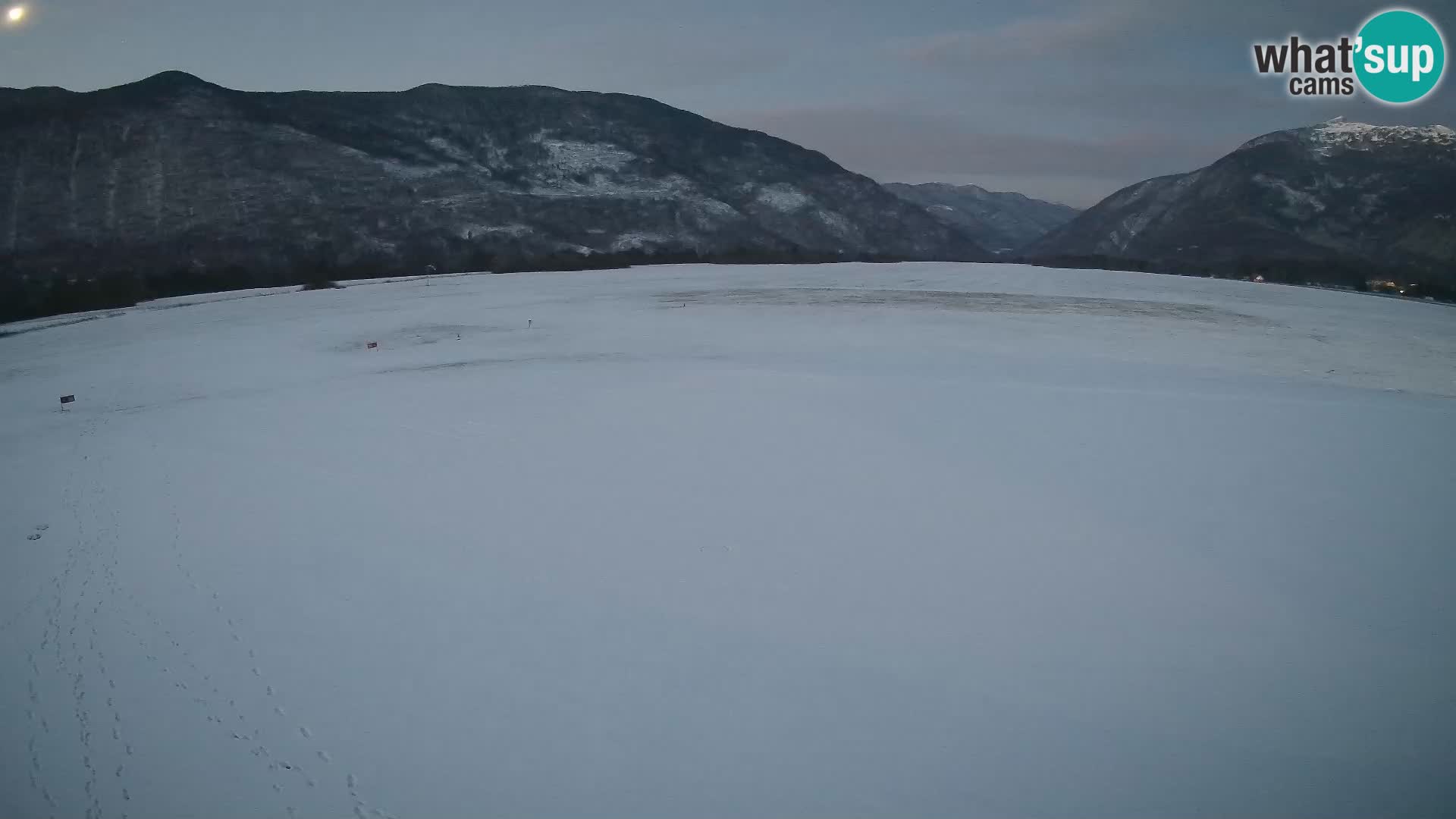 Webcam aereoporto di Bovec (Plezzo) – Vista verso il Kanin