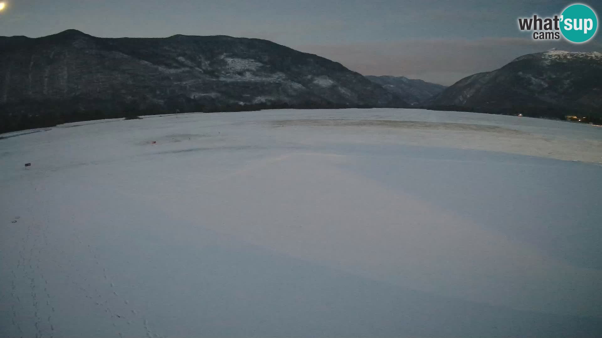 Web kamera zračne luke Bovec – Skydive Bovec
