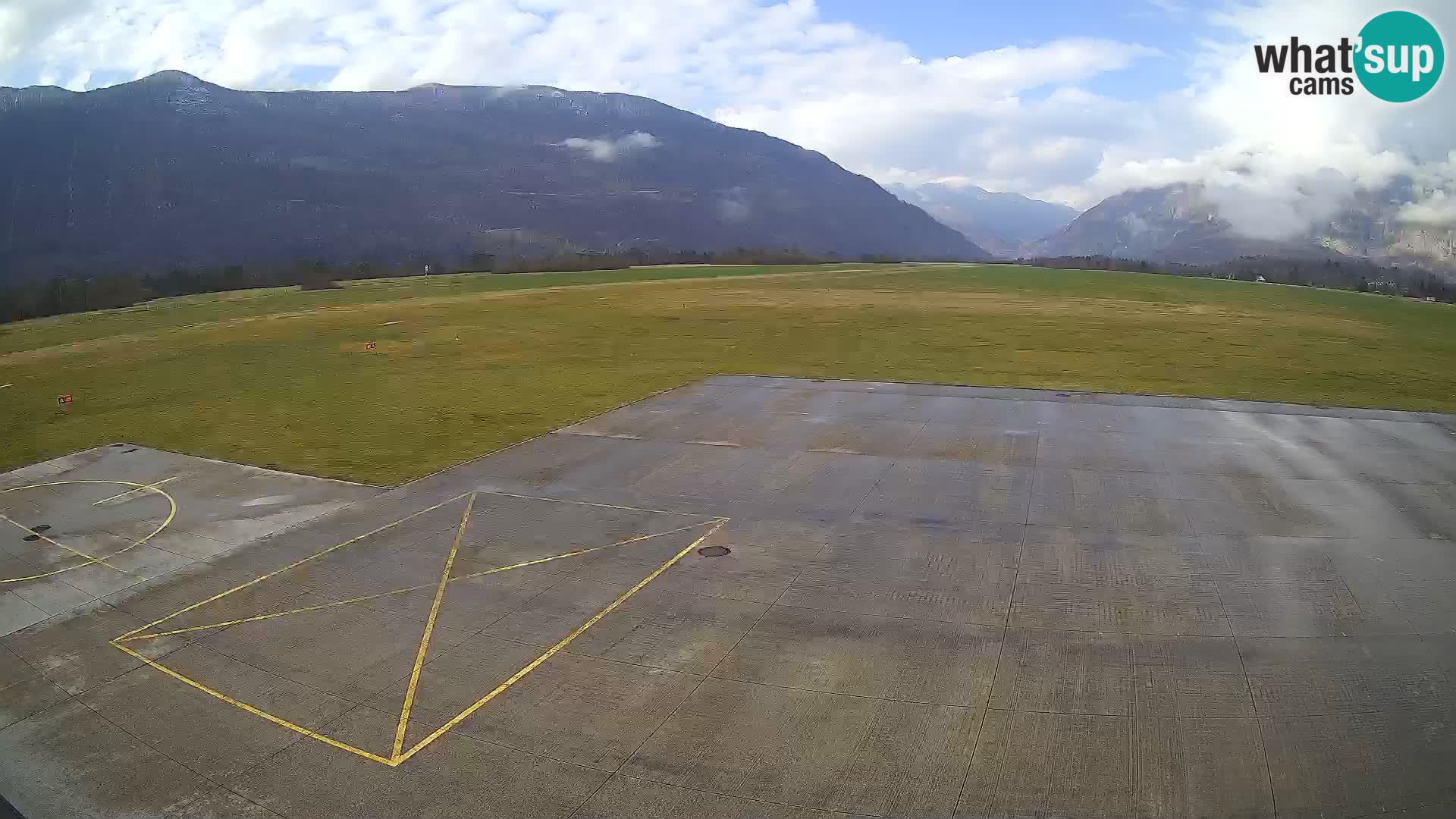 Bovec airport webcam – Skydive Bovec
