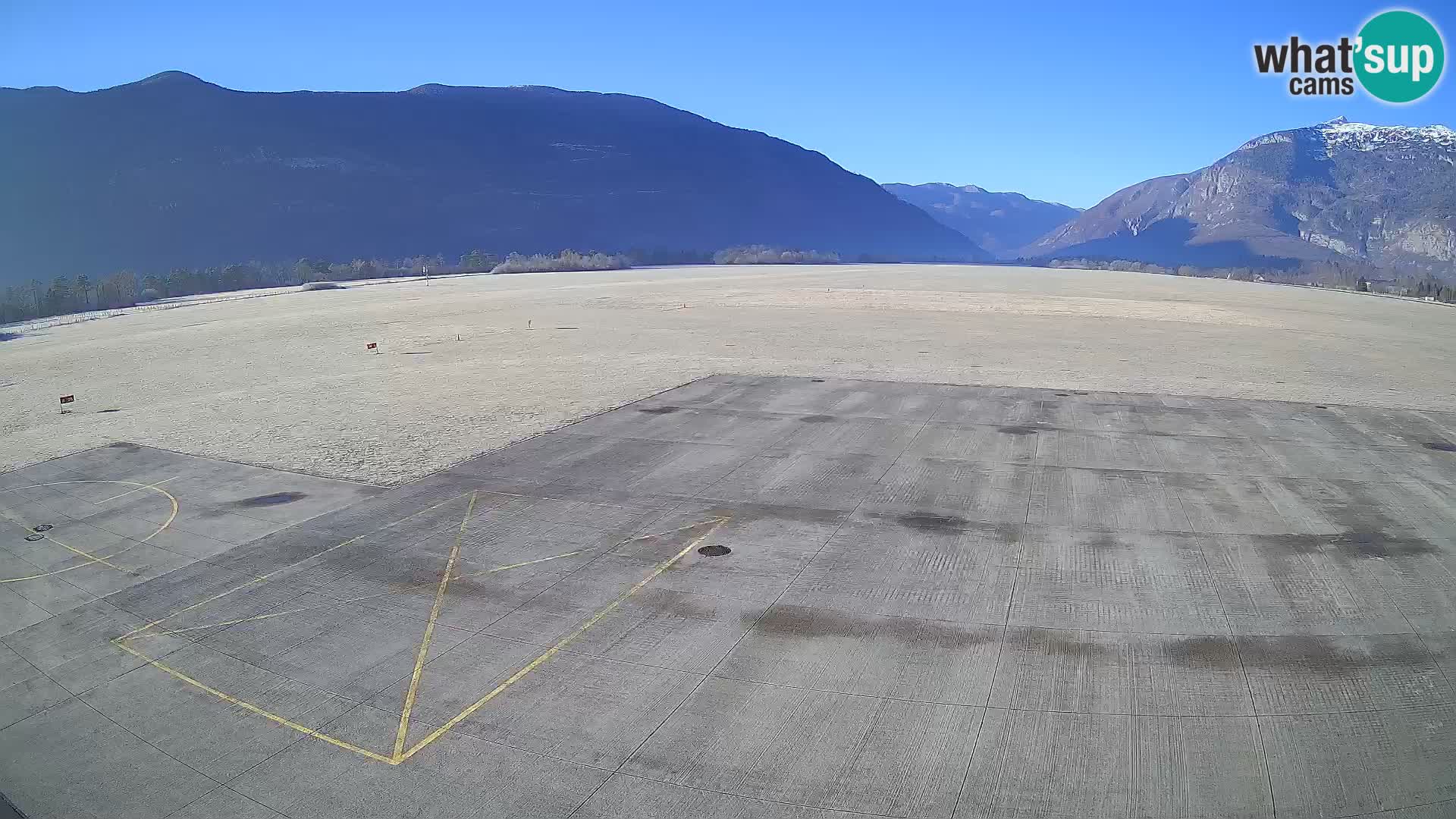 Bovec airport webcam – Skydive Bovec