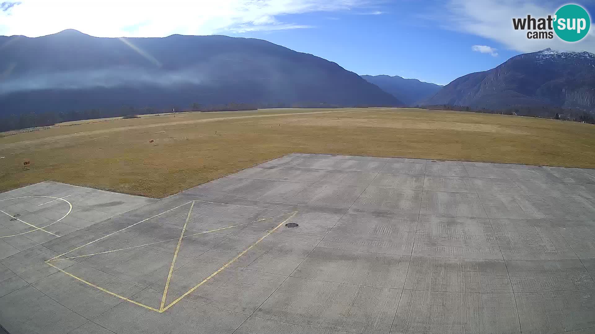 Bovec spletna kamera letališče – Skydive Bovec