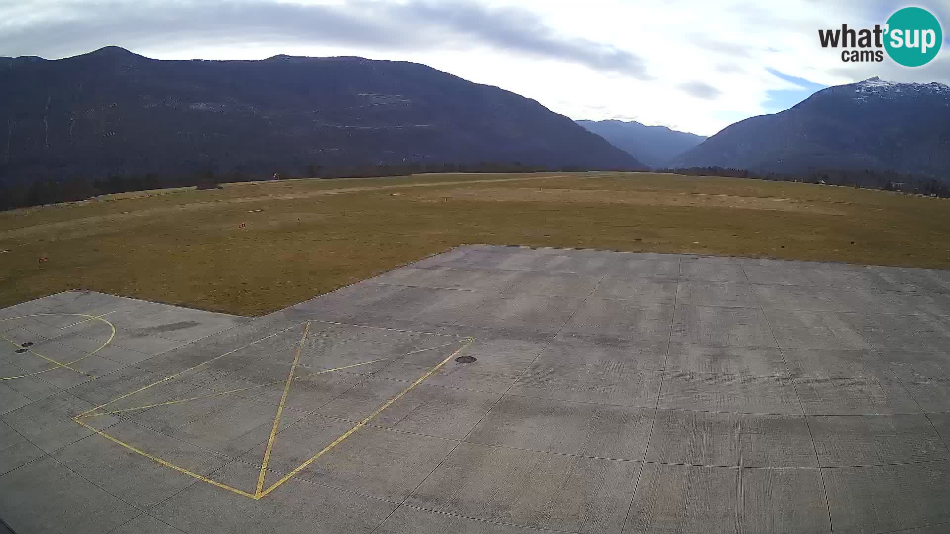 Bovec spletna kamera letališče – Skydive Bovec