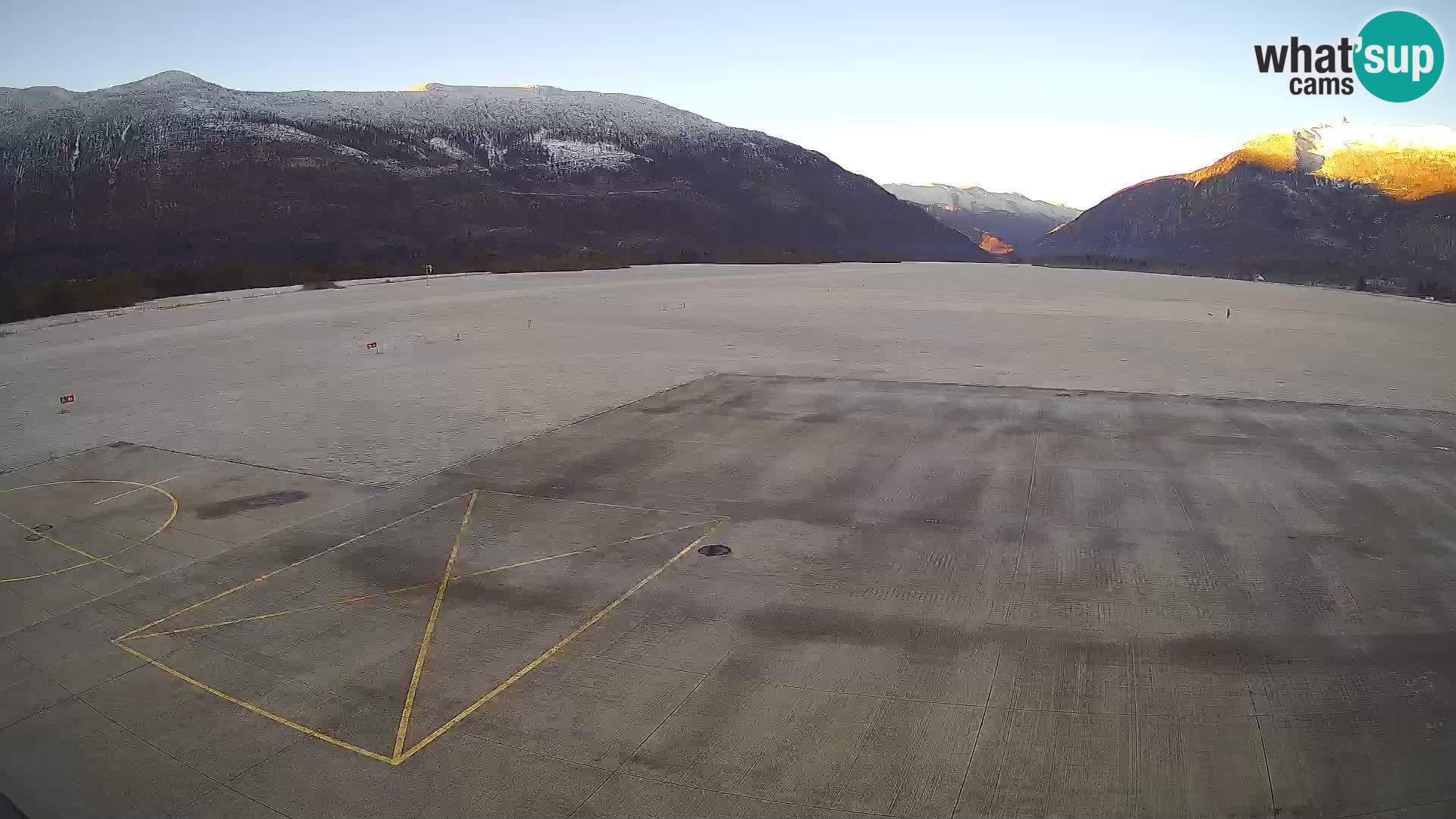 Bovec spletna kamera letališče – Skydive Bovec