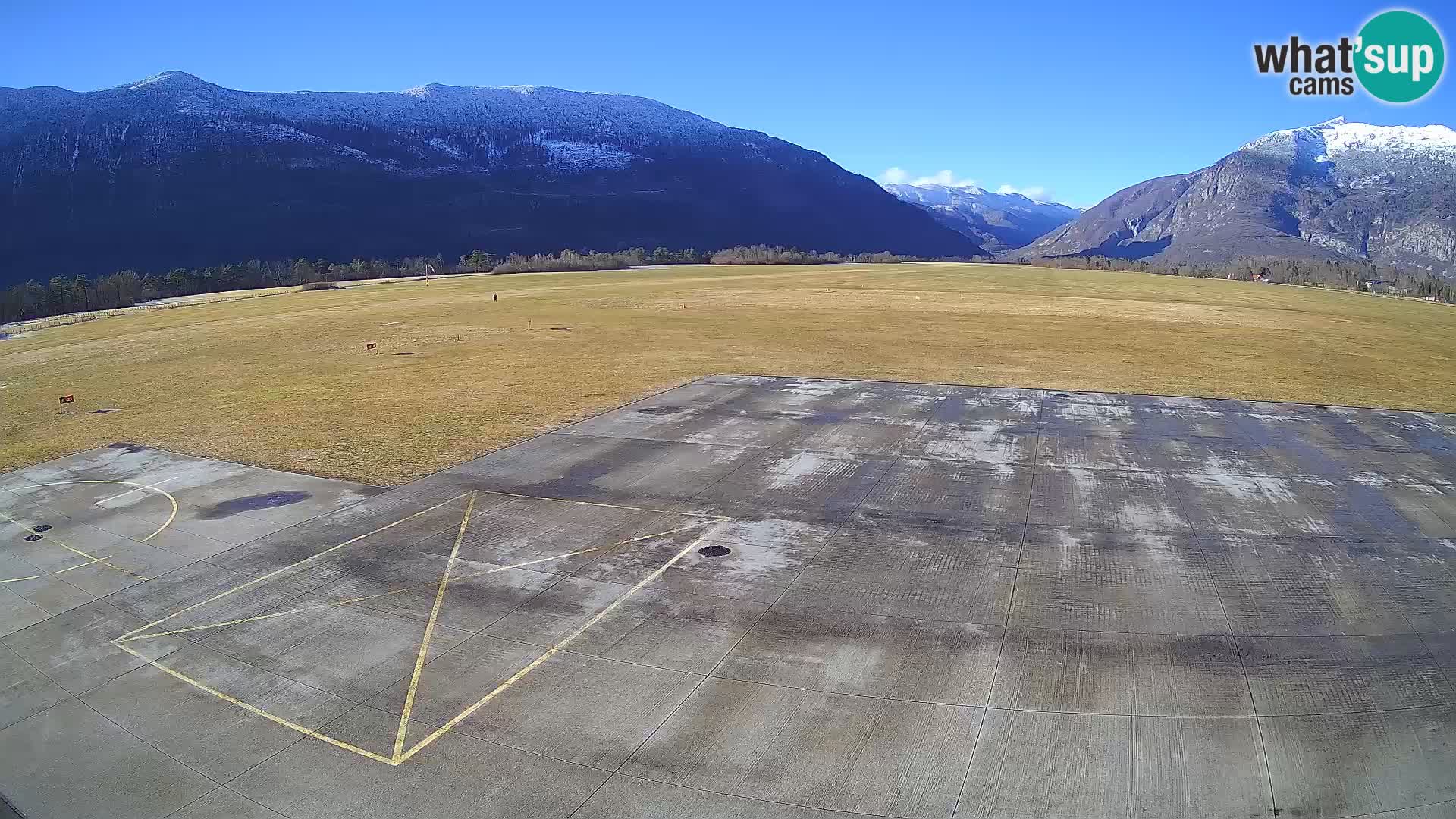 Bovec spletna kamera letališče – Skydive Bovec