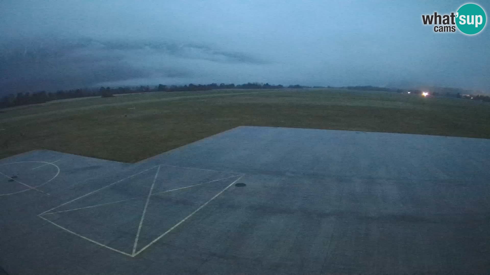 Webcam aereoporto di Bovec (Plezzo) – Vista verso il Kanin