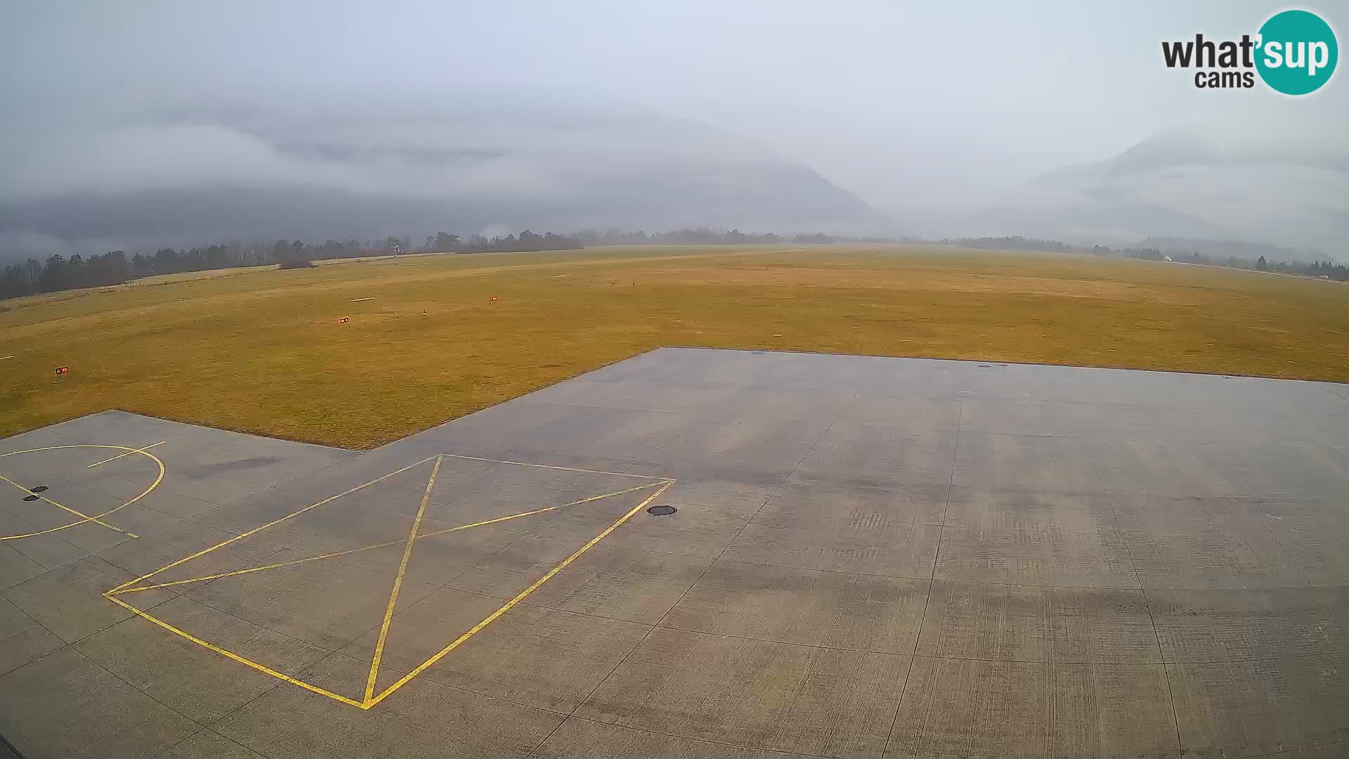 Webcam aereoporto di Bovec (Plezzo) – Vista verso il Kanin