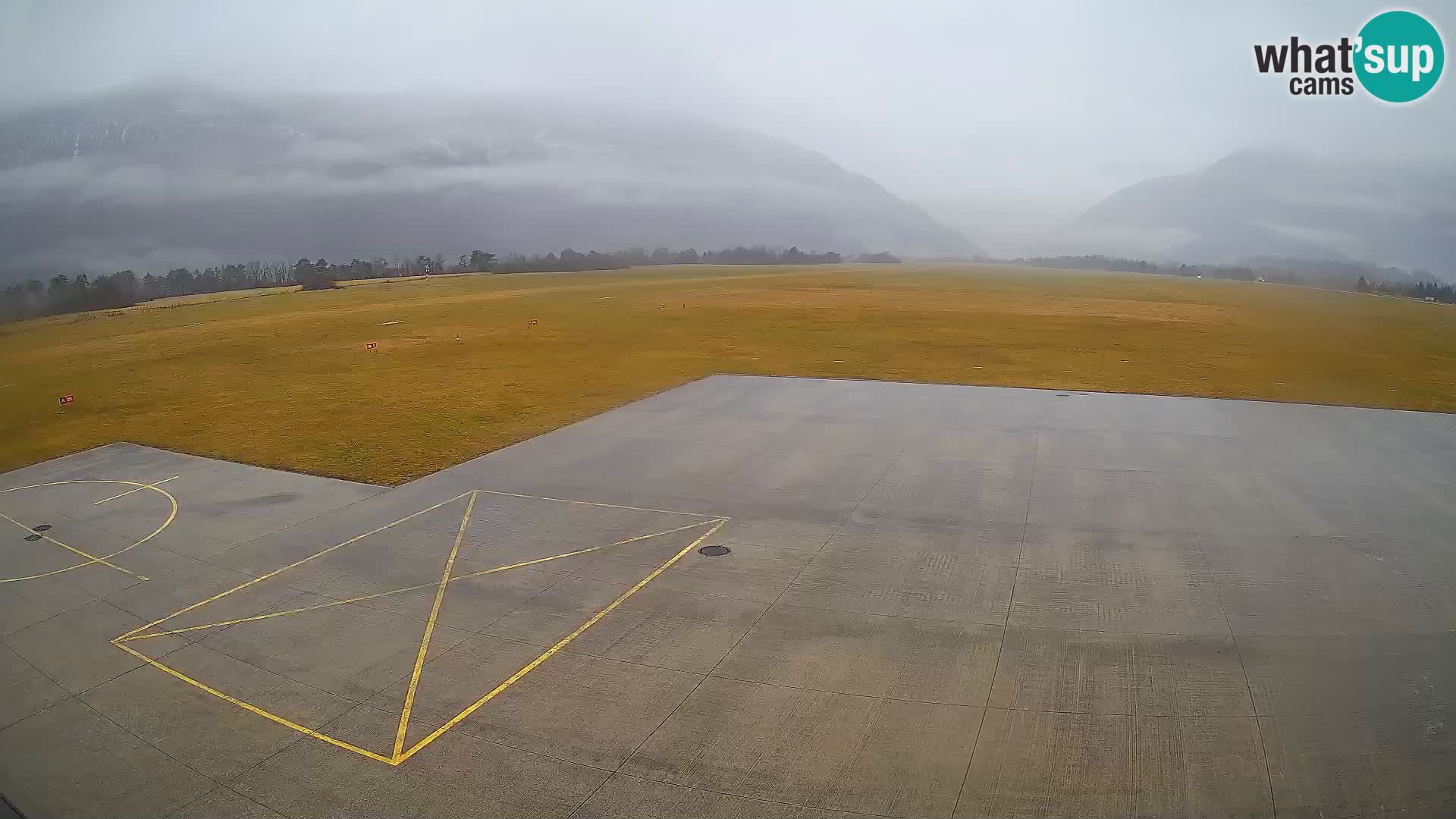 Webcam aereoporto di Bovec (Plezzo) – Vista verso il Kanin