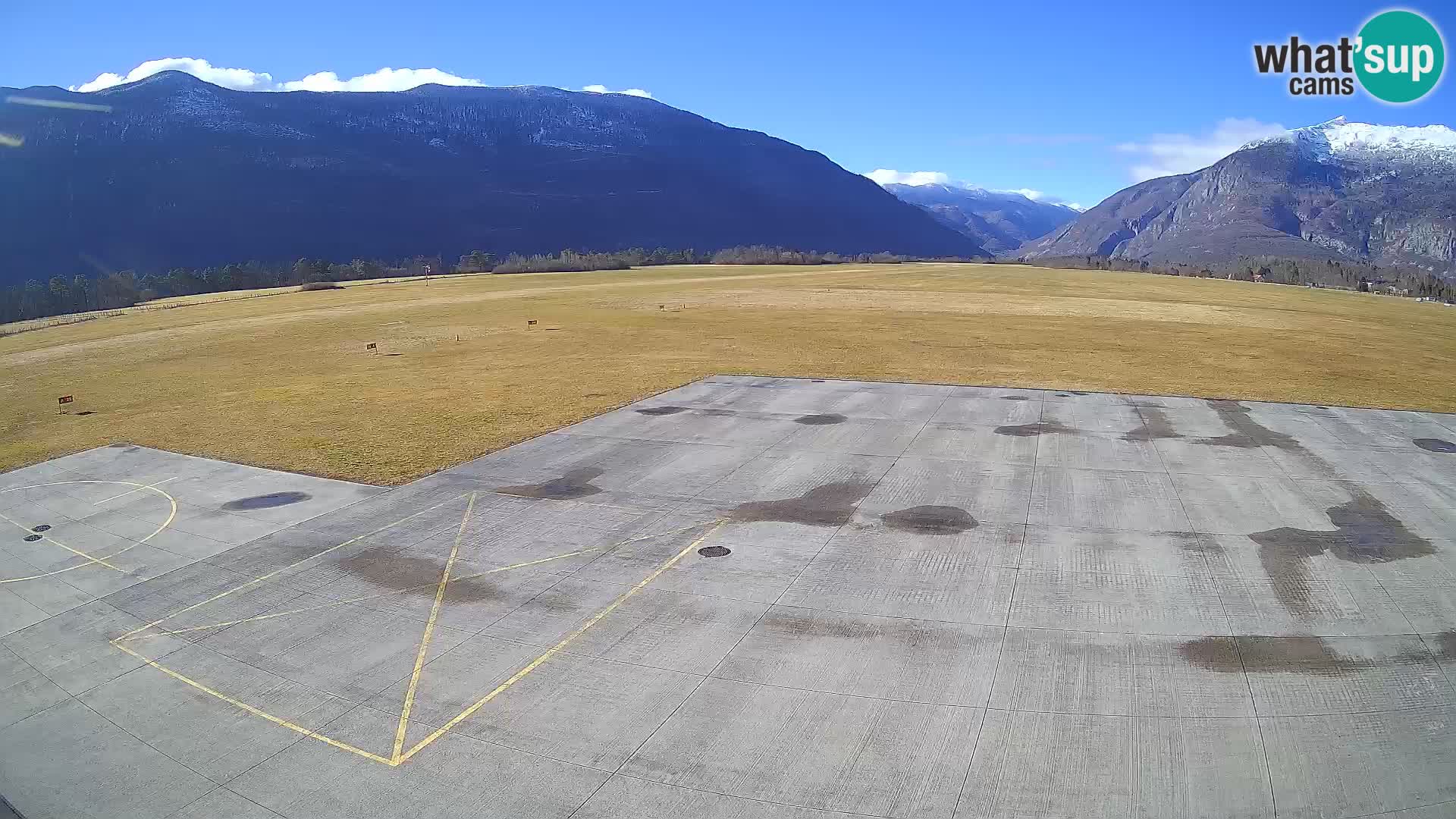 Bovec spletna kamera letališče – Skydive Bovec