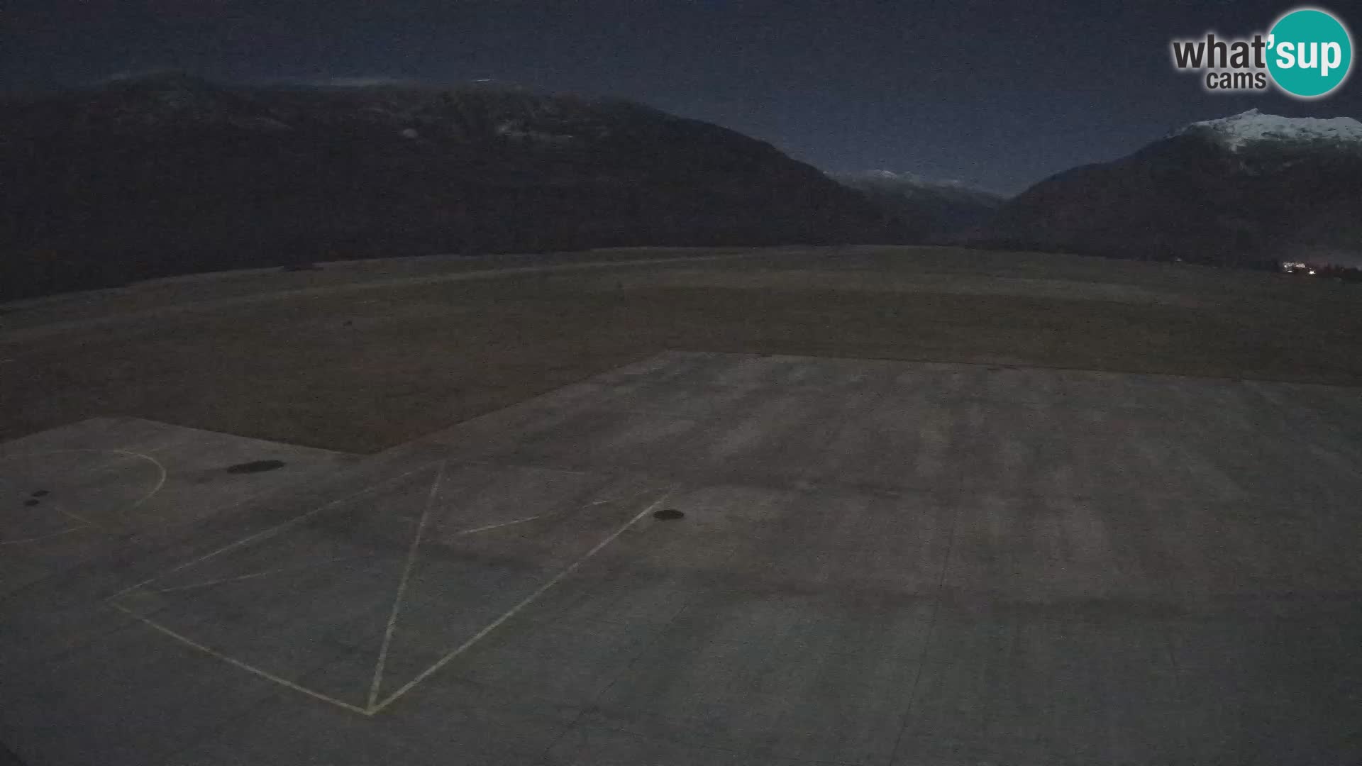 Webcam aereoporto di Bovec (Plezzo) – Vista verso il Kanin