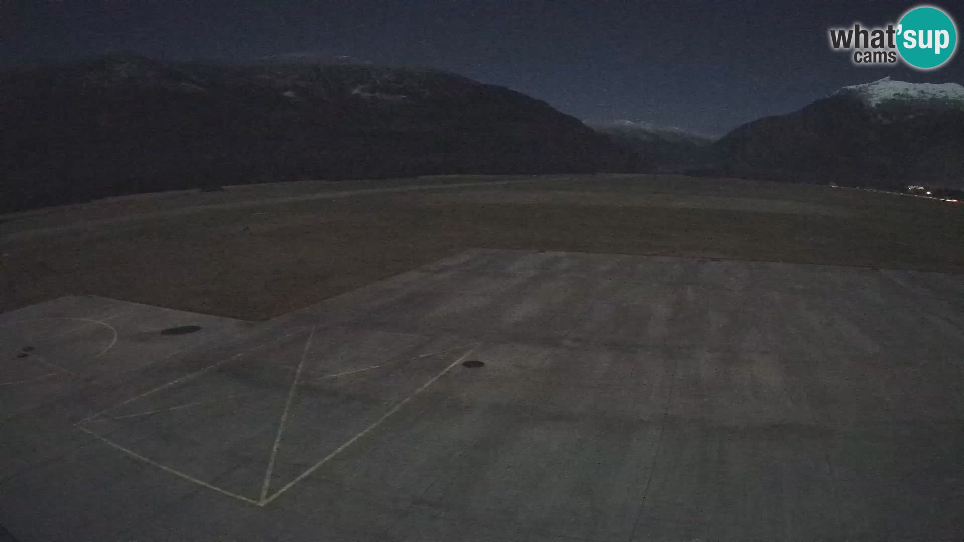 Webcam aereoporto di Bovec (Plezzo) – Vista verso il Kanin
