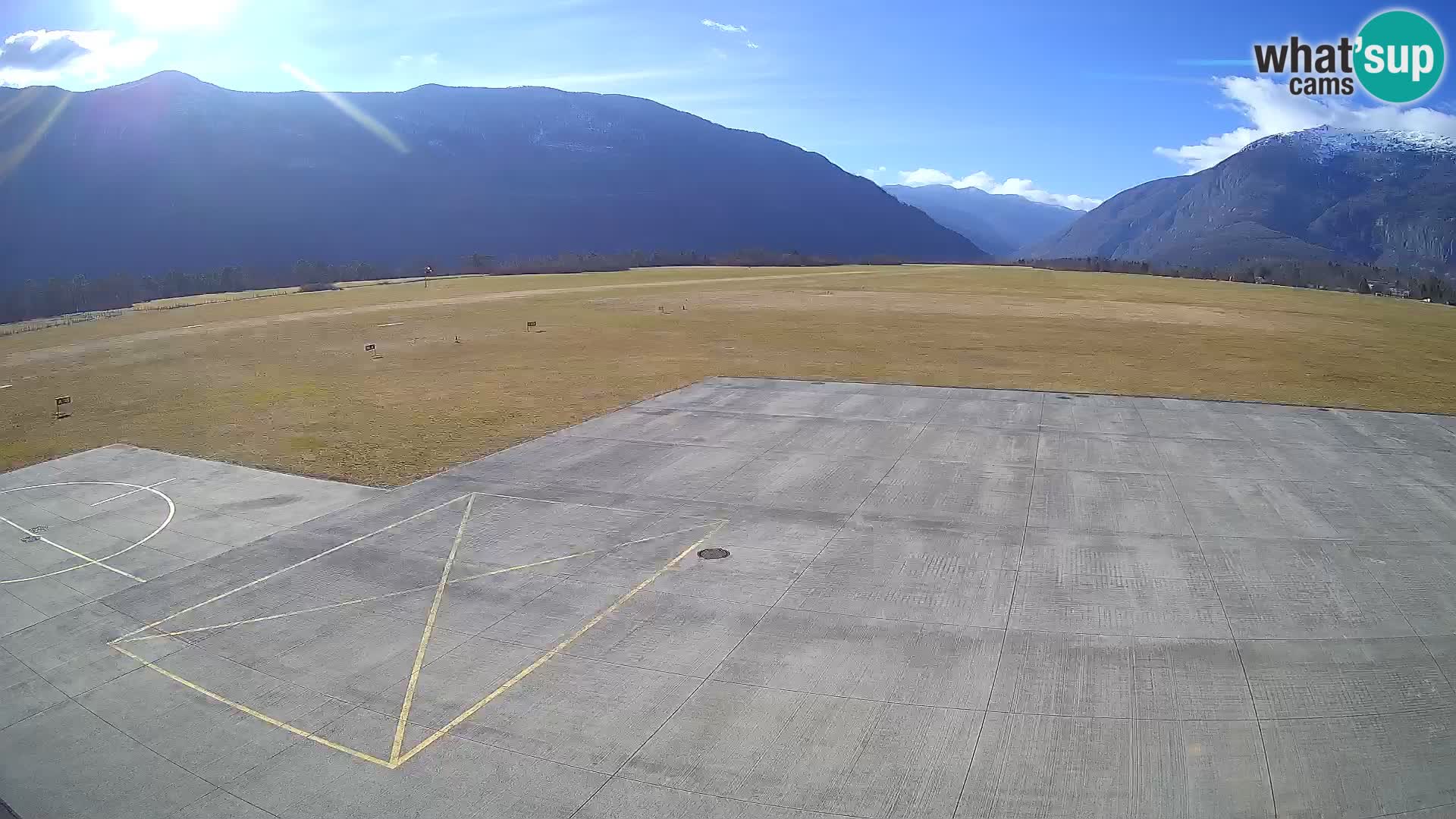 Bovec spletna kamera letališče – Skydive Bovec