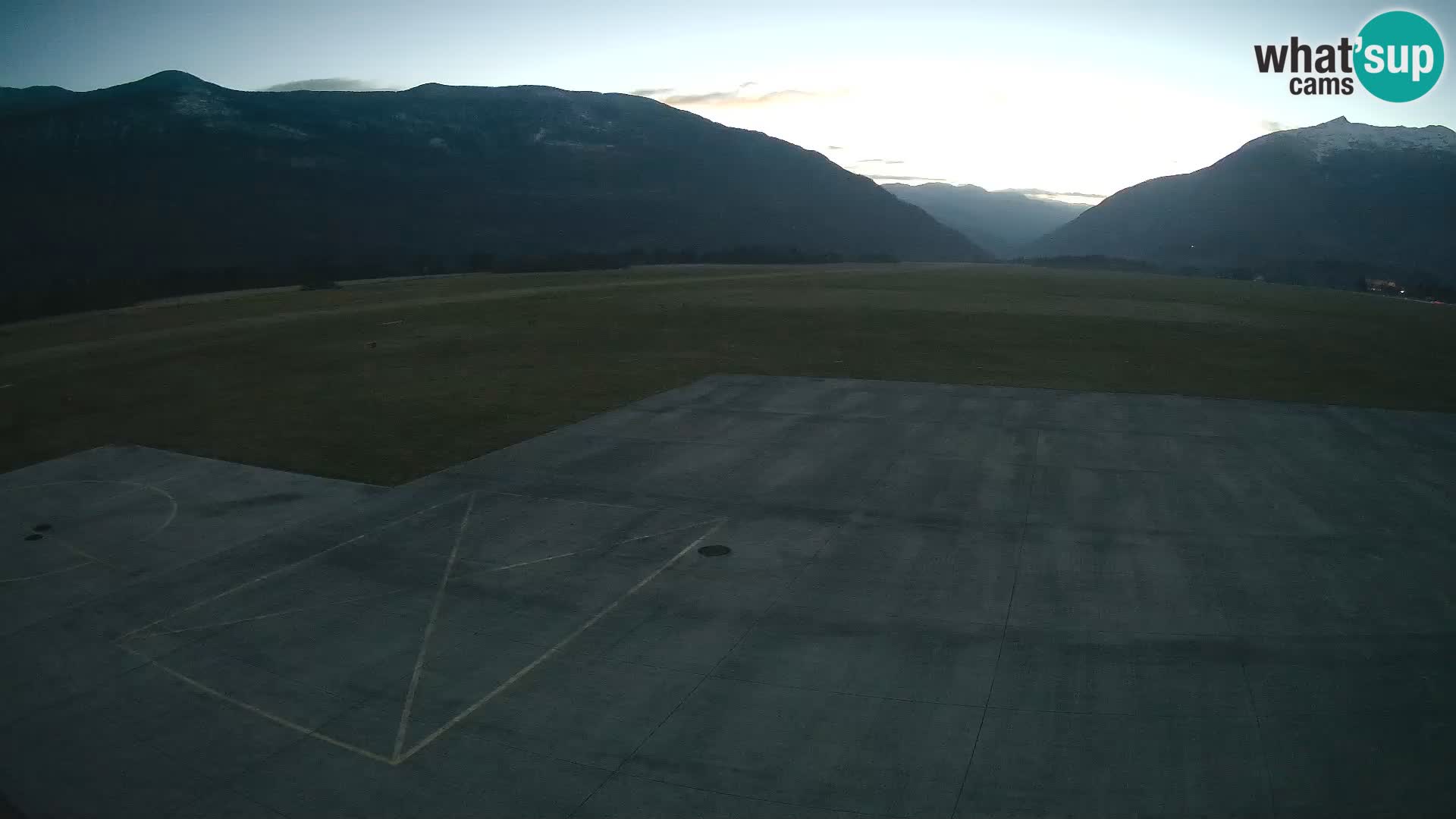 Bovec airport webcam – Skydive Bovec