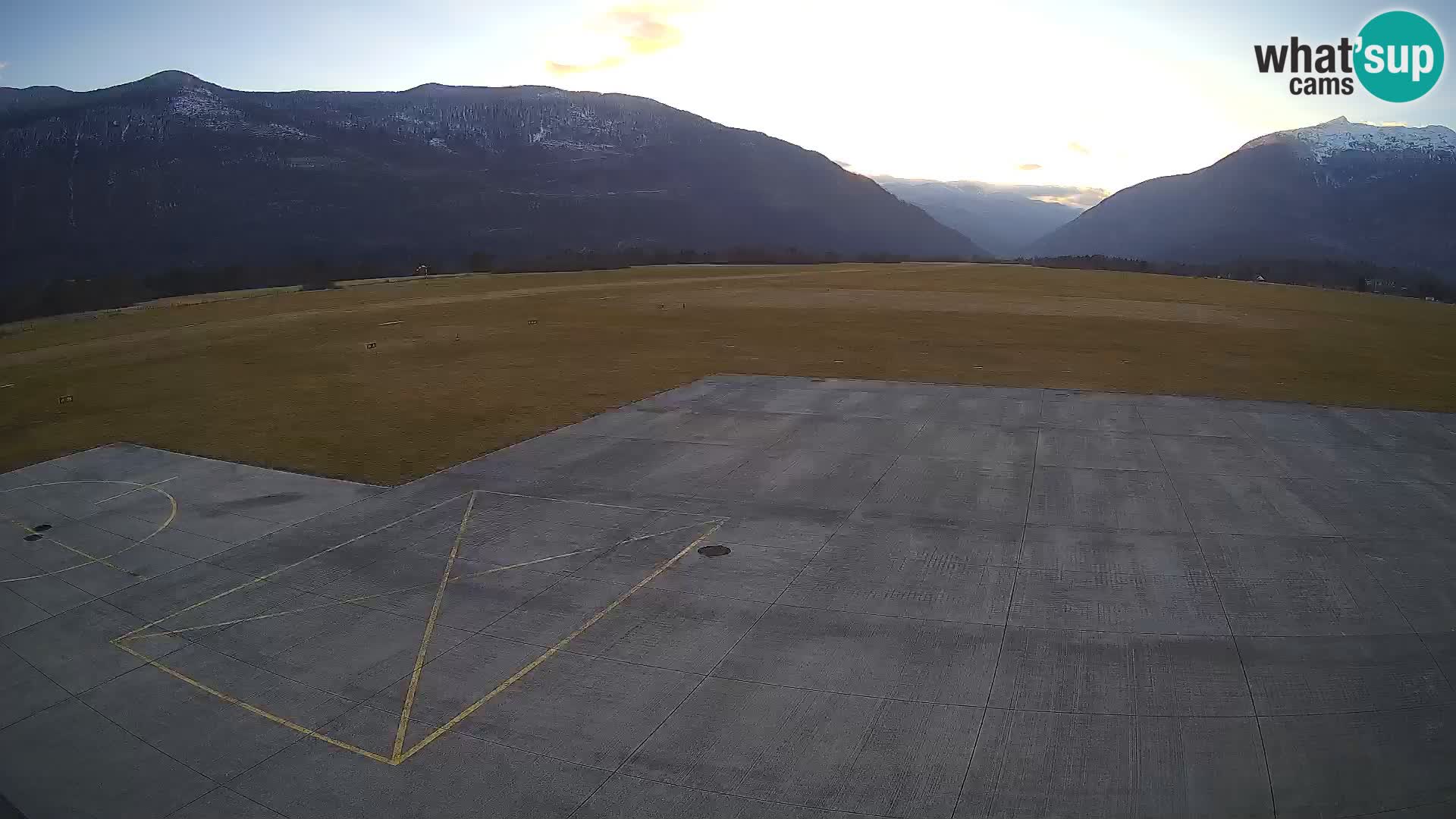Cámara web del aeropuerto de Bovec – Skydive Bovec