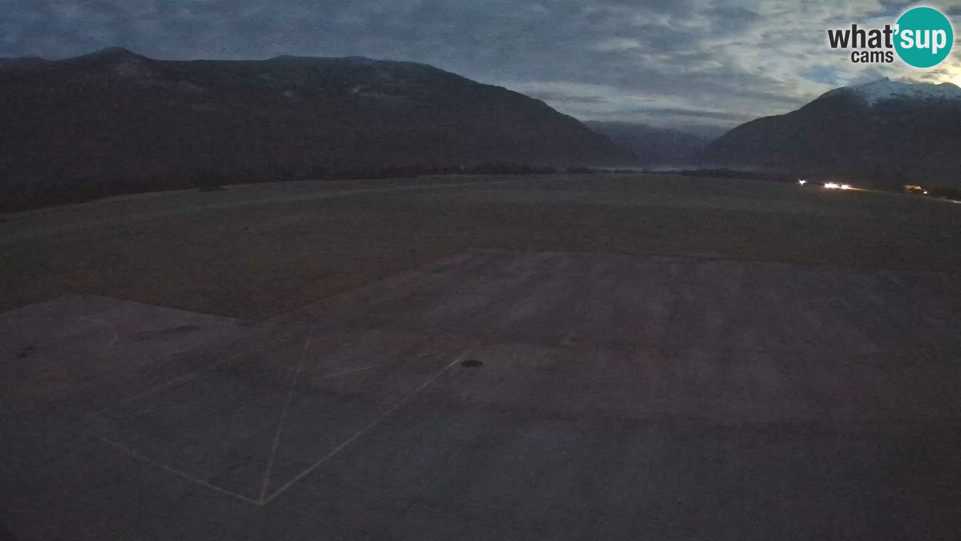 Bovec spletna kamera letališče – Skydive Bovec