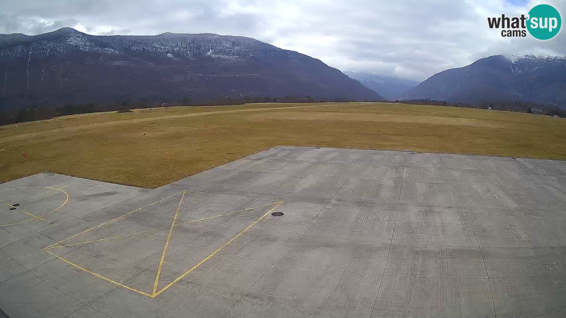 Bovec spletna kamera letališče – Skydive Bovec