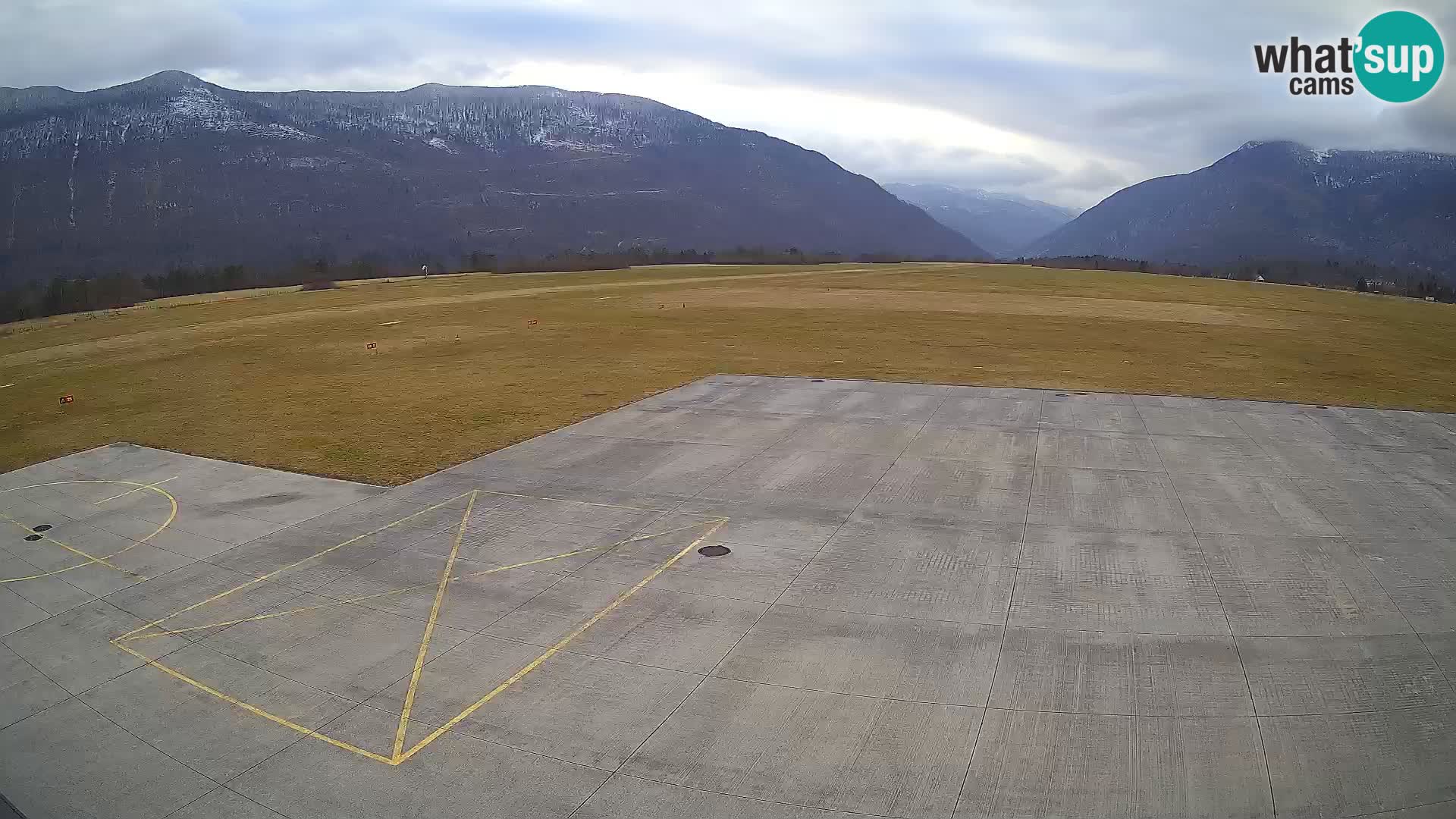 Bovec spletna kamera letališče – Skydive Bovec
