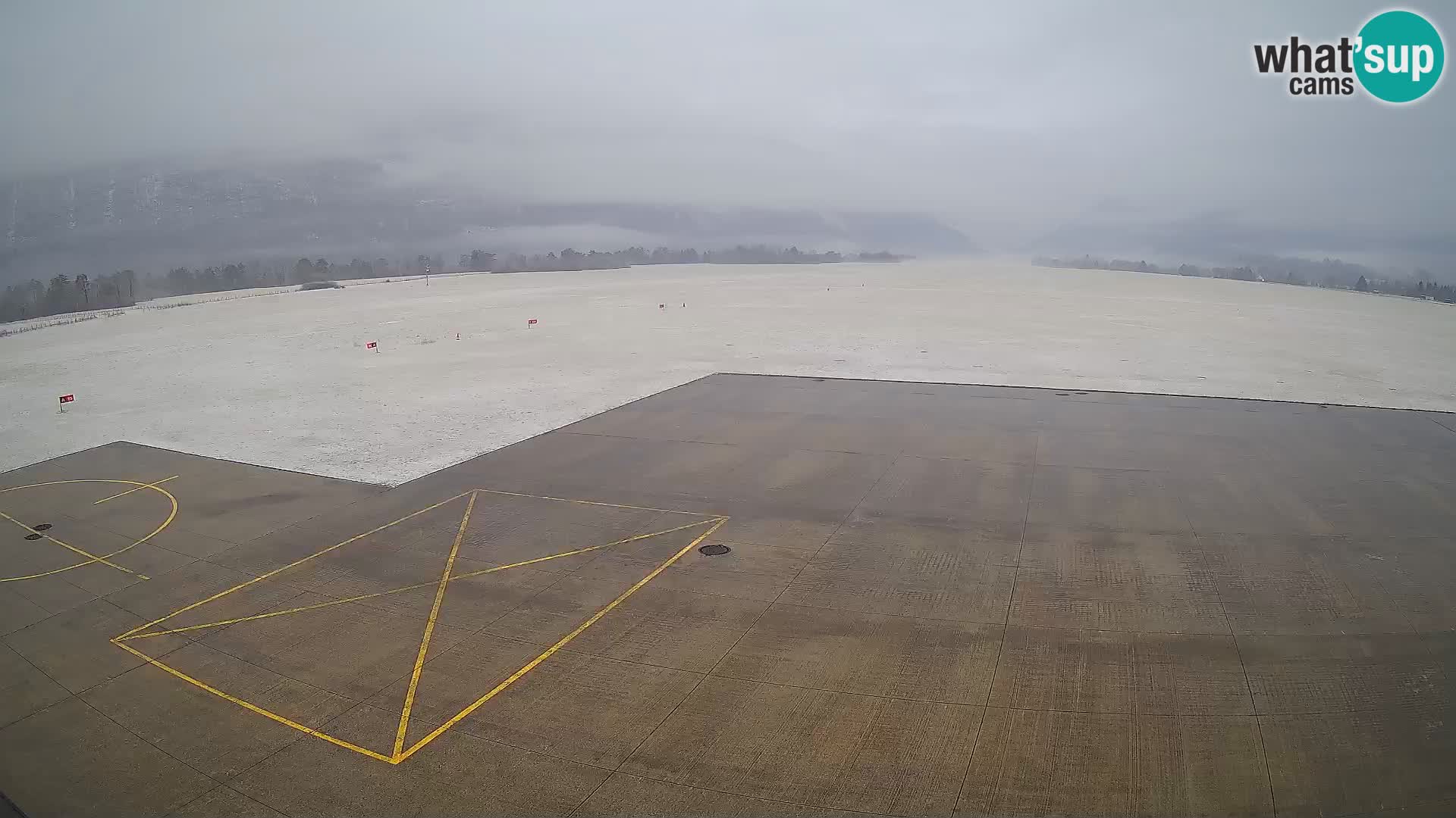 Webcam aereoporto di Bovec (Plezzo) – Vista verso il Kanin