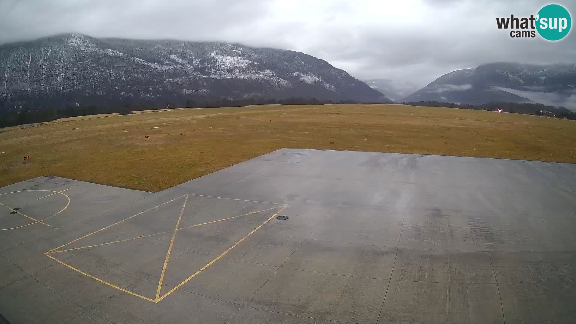 Bovec airport webcam – Skydive Bovec