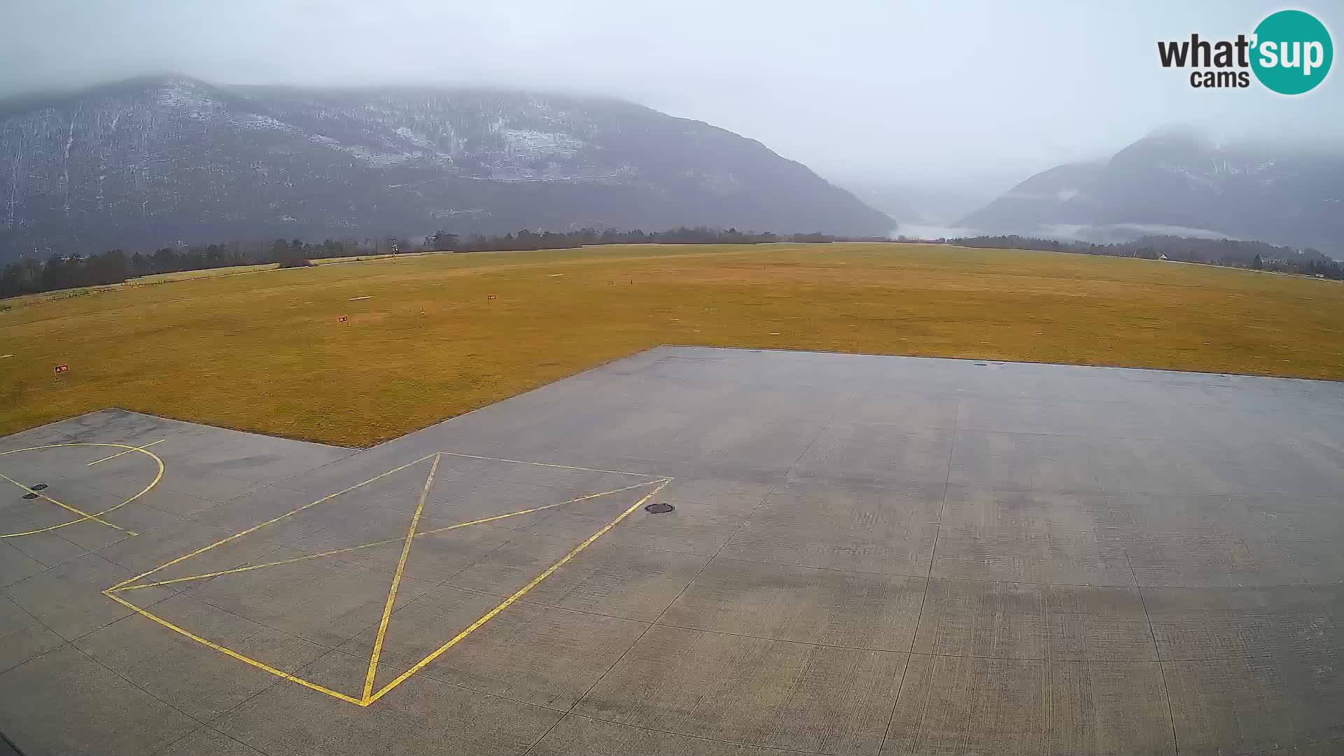 Webcam aereoporto di Bovec (Plezzo) – Vista verso il Kanin