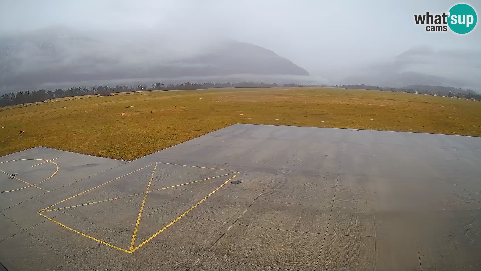 Webcam aereoporto di Bovec (Plezzo) – Vista verso il Kanin