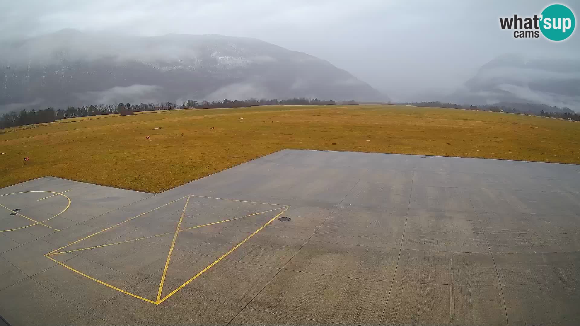 Webcam aereoporto di Bovec (Plezzo) – Vista verso il Kanin