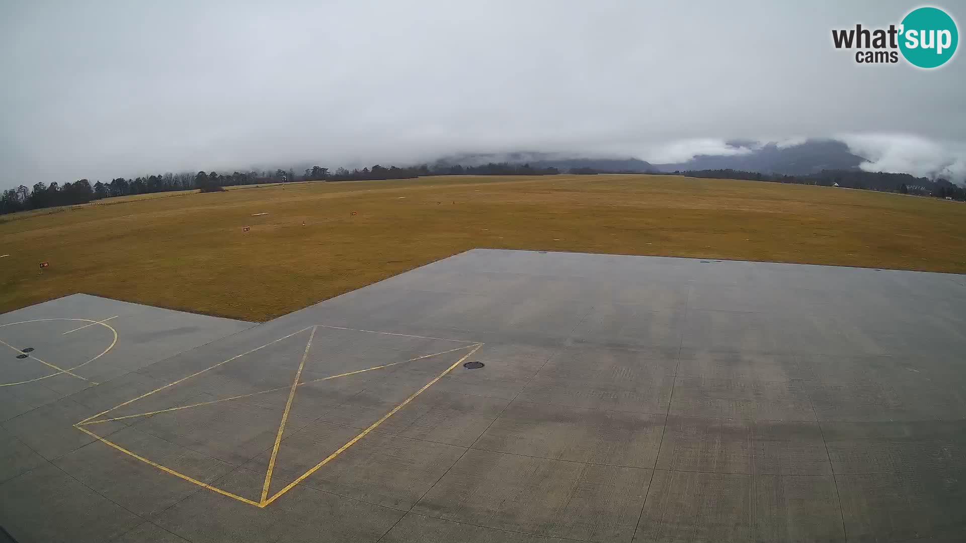 Webcam aereoporto di Bovec (Plezzo) – Vista verso il Kanin