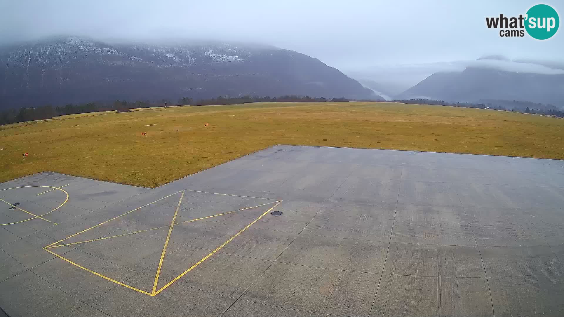 Webcam aereoporto di Bovec (Plezzo) – Vista verso il Kanin