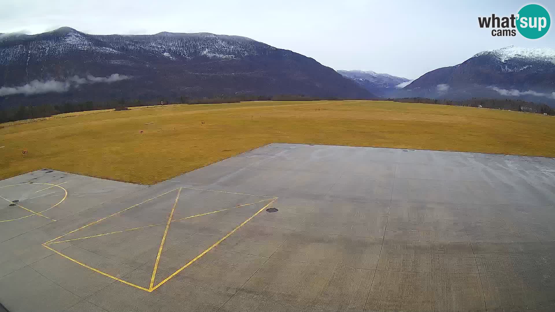 Webcam aereoporto di Bovec (Plezzo) – Vista verso il Kanin