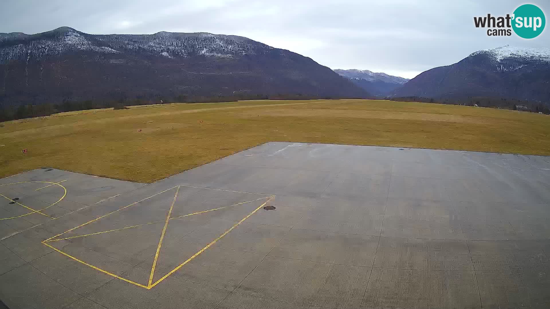 Bovec spletna kamera letališče – Skydive Bovec