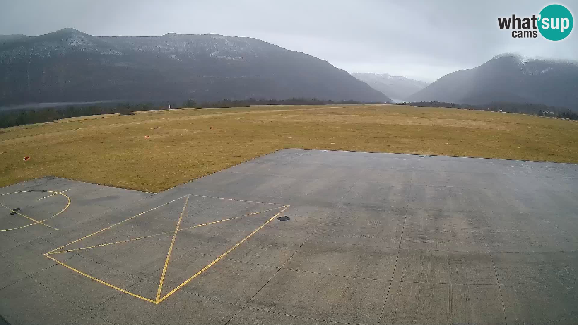 Bovec spletna kamera letališče – Skydive Bovec