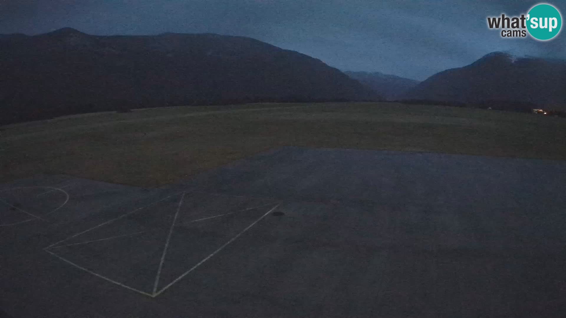 Bovec spletna kamera letališče – Skydive Bovec