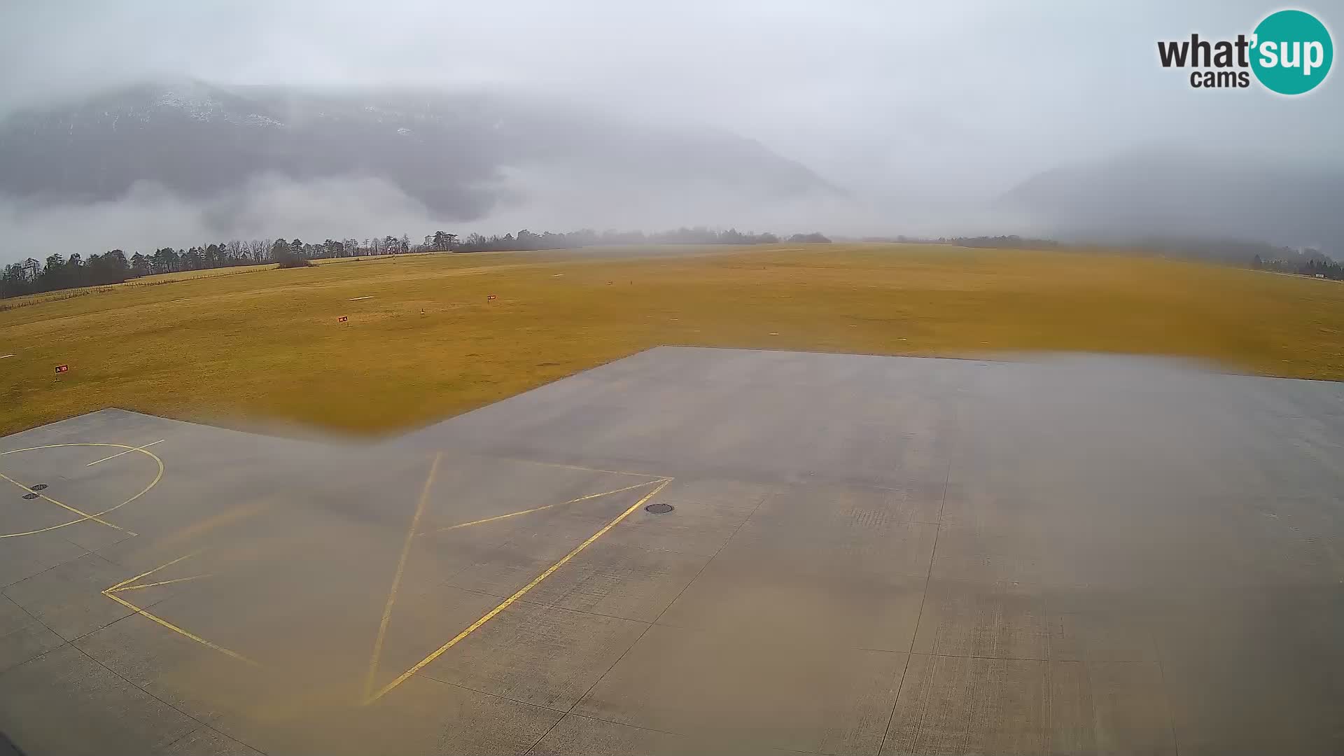 Webcam aereoporto di Bovec (Plezzo) – Vista verso il Kanin