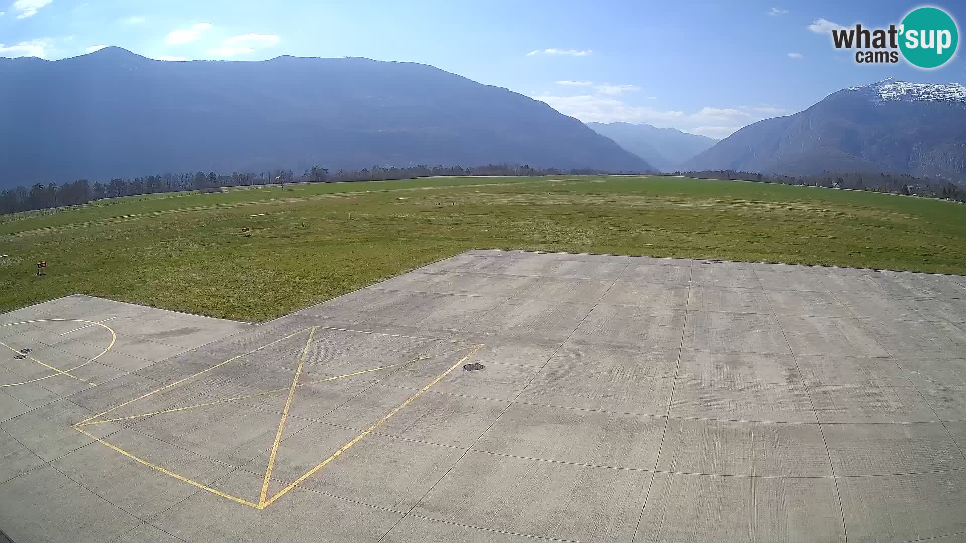 Bovec spletna kamera letališče – Skydive Bovec