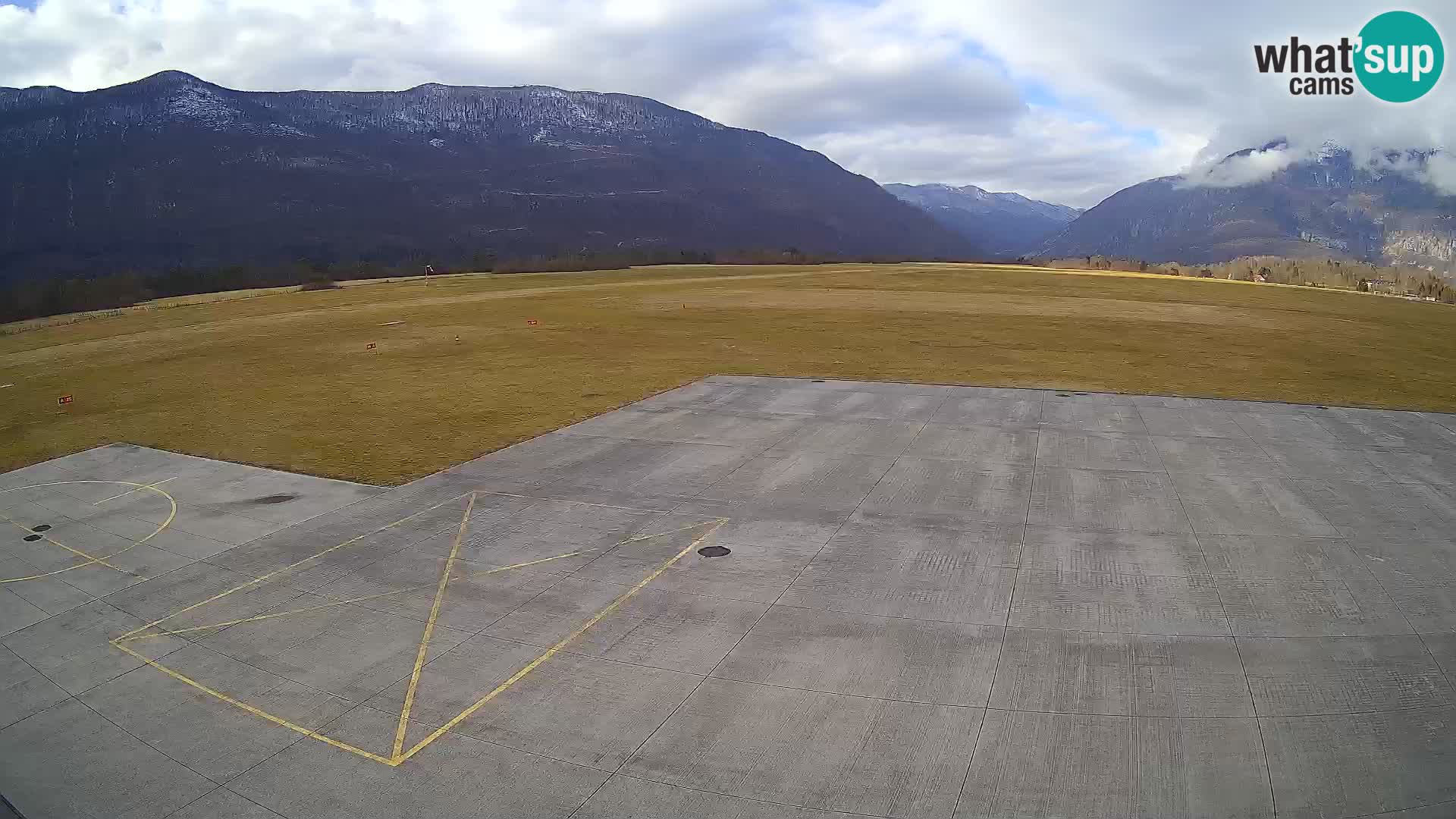 Bovec airport webcam – Skydive Bovec