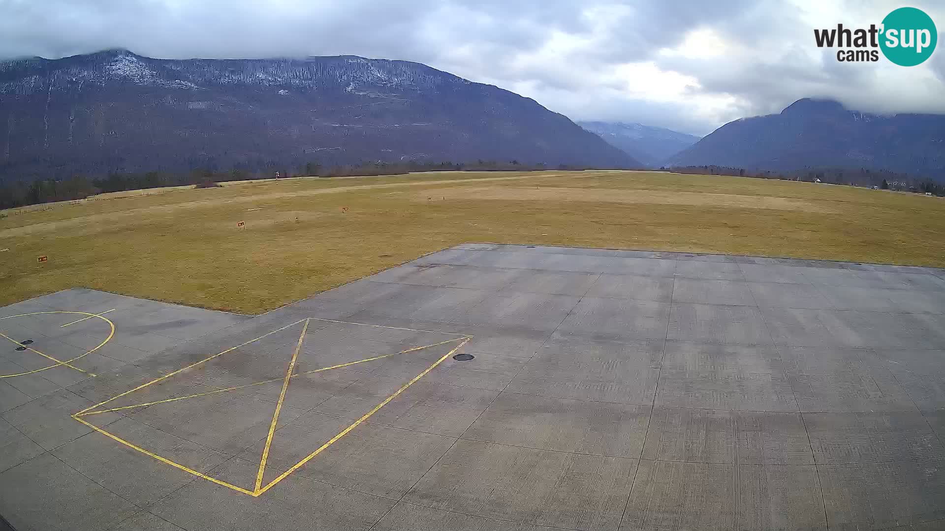 Bovec spletna kamera letališče – Skydive Bovec