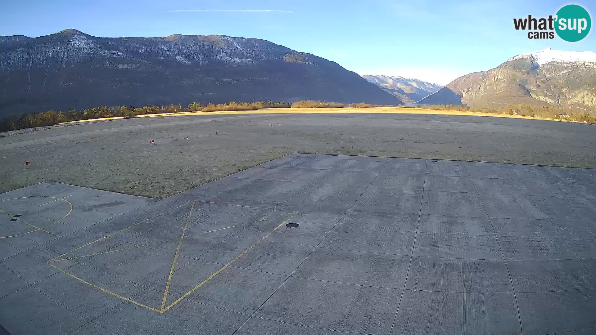 Bovec spletna kamera letališče – Skydive Bovec