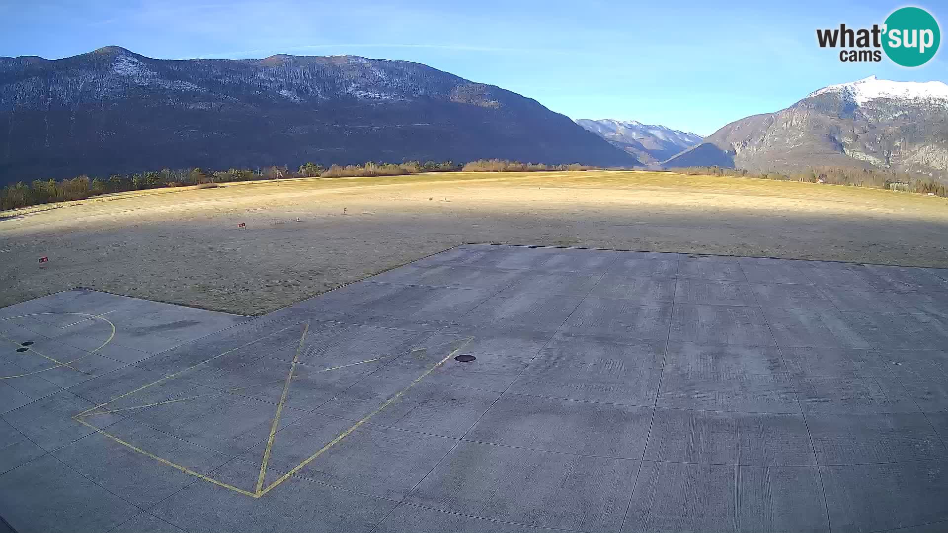 Bovec spletna kamera letališče – Skydive Bovec